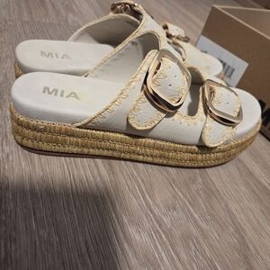 Gold and Cream MIA Sandals With Soft, Cushion To Keep Your Feet On The Clouds